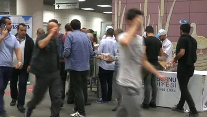 Marmaray Yolcularına İftarda Çorba Sürprizi