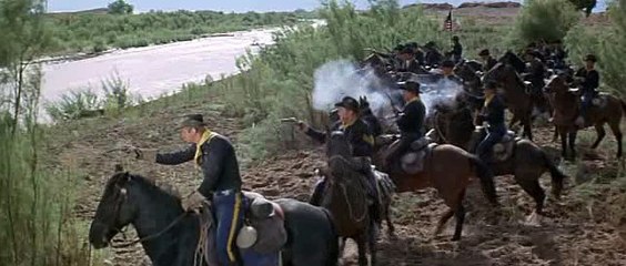 Una trompeta lejana (A distant trumpet) (Raoul Walsh, 1964)