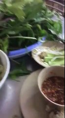 Hari Won "vay" Trấn Thành 30.000 đồng để trả tiền ăn