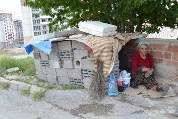 2 Metrekarelik Delikte Kalan Yaşlı Kadının Dramı