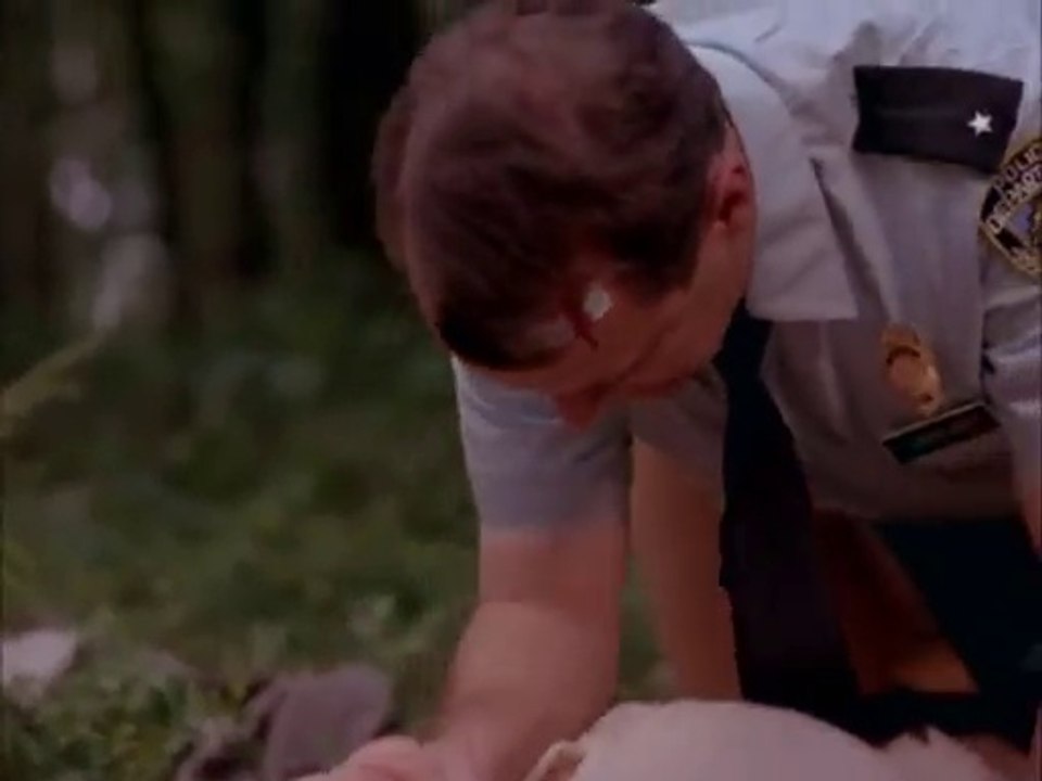 Zabardasti Larki ki mardi police ne Funny Scene