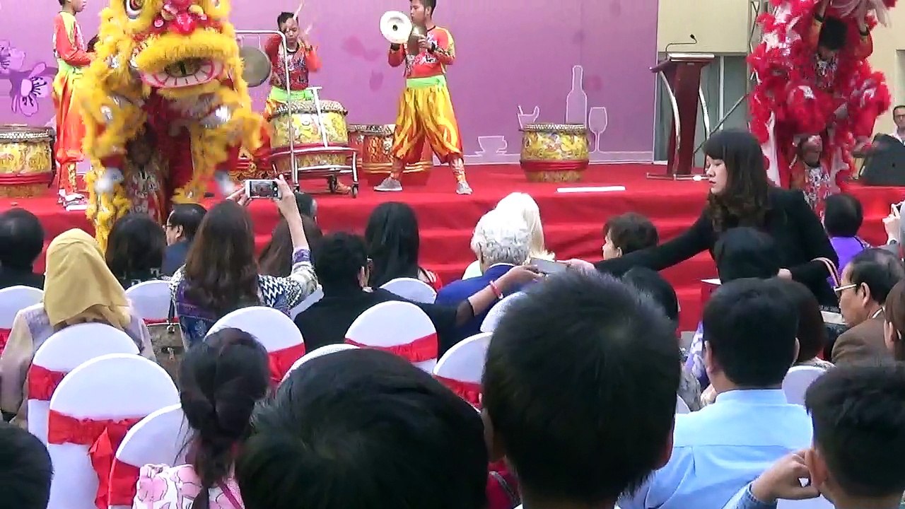 Múa lân Liên hoan Ẩm thực Quốc tế