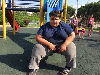 10 Yaşında 165 Kilo Olan Nurettin, Ameliyat Olmazsa Ölebilir