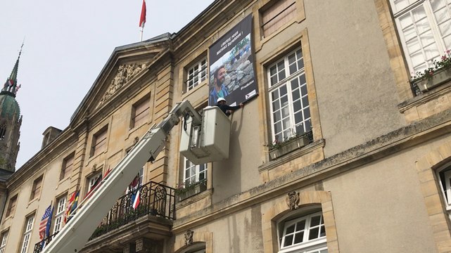 Bayeux affiche son soutien au photographe Mathias Depardon