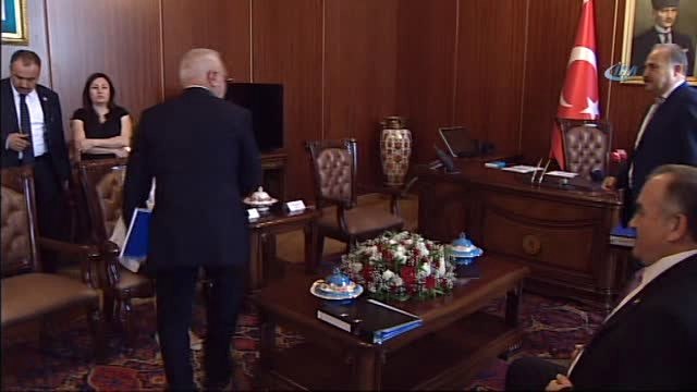 Meclis Başkanı Kahraman, 'Meclis İçtüzüğü' Konusunda Siyasi Partilerin Grup Başkanvekilleri ile Bir...