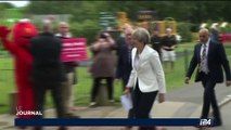 Législatives en Grande-Bretagne: Un scrutin plus risqué que prévu pour Theresa May