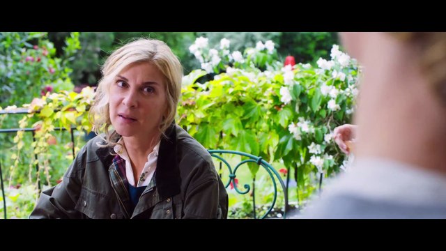 Bande-annonce de Embrasse-Moi ! : Michèle Laroque dans une comédie sur l'amour lesbien