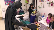 Un Batman argentin au chevet d'enfants malades