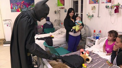 Un Batman argentin au chevet d'enfants malades