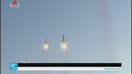 كوريا الشمالية تستعرض قوتها العسكرية رغم التحذيرات