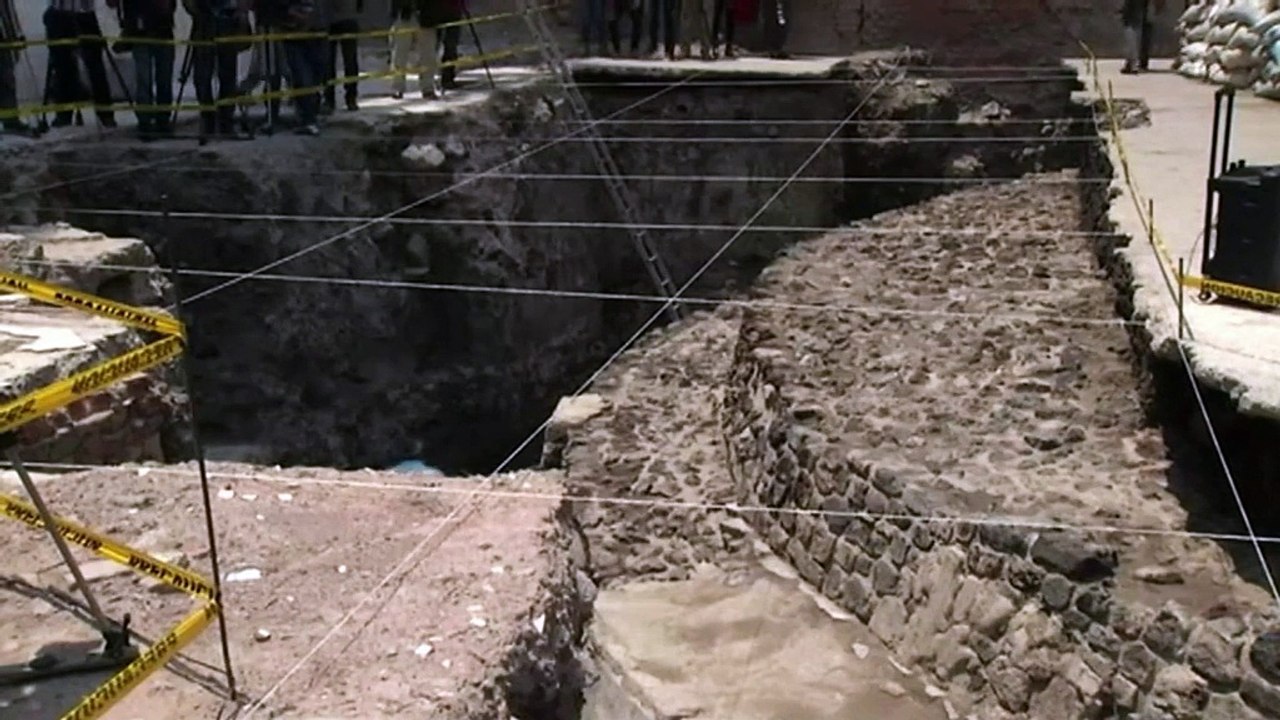 Un ancien temple et un terrain de sport aztèques datant du XVe siècle découverts à Mexico