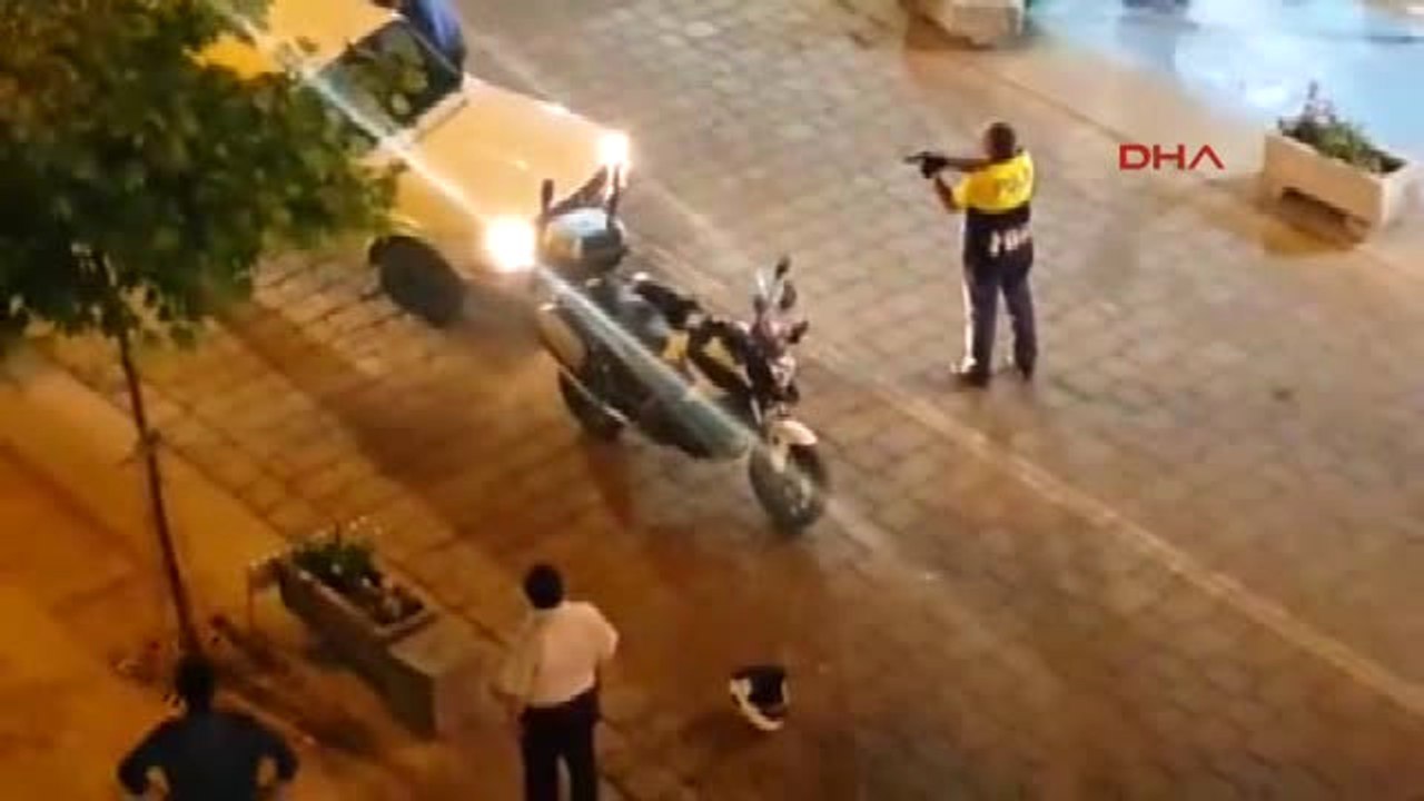 Zonguldak 'Dur' Ihtarına Uymayan Sürücüye Polis Silah Çekti