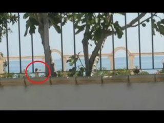 Strongoli (KR) - Selfie in spiaggia invece di lavorare, denunciata "furbetta" (08.06.17)