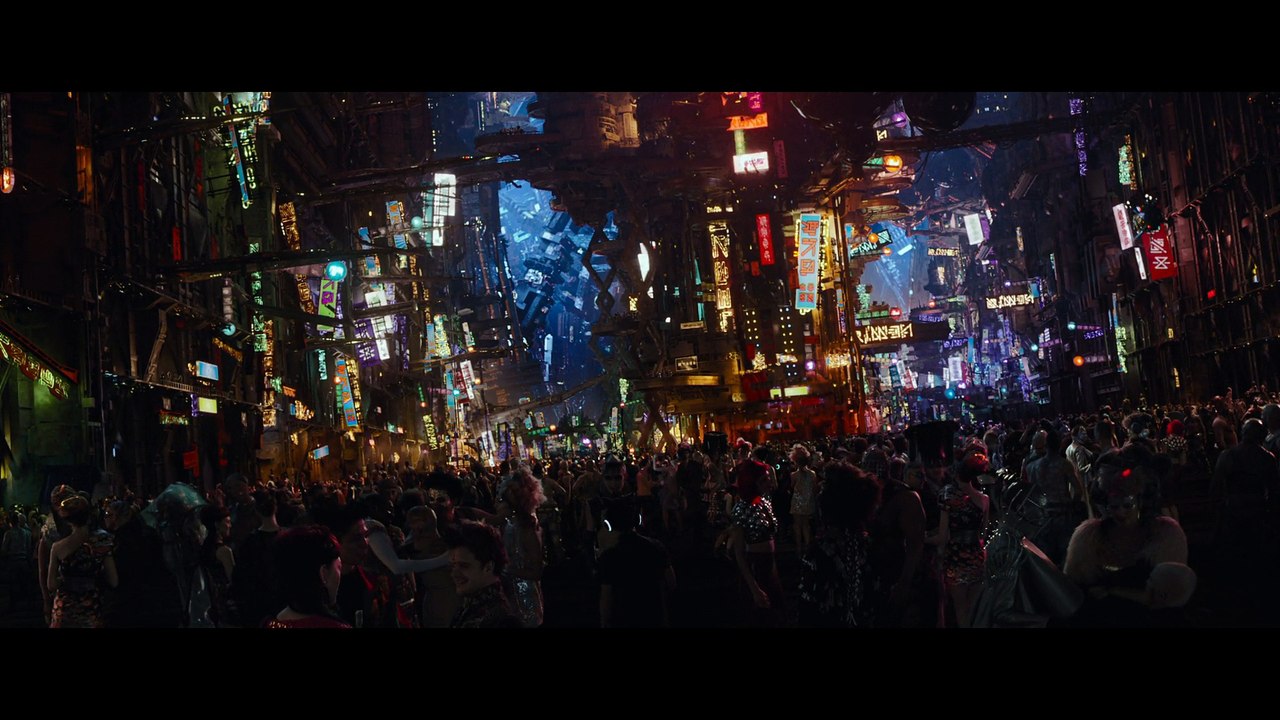 Valerian and The City Of A Thousand Planets - Final Trailer