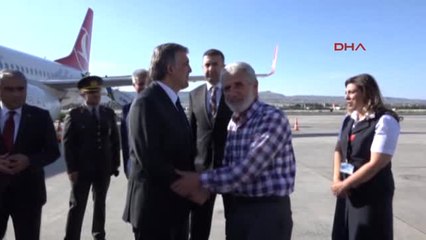 Kayseri 11. Cummurbaşkanı Gül, Babasının Mezarı Başında Yasin Okudu