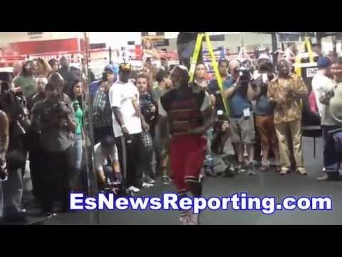 mayweather vs pacquiao chino maidana likes how manny fights but says mayweather wins - EsNews