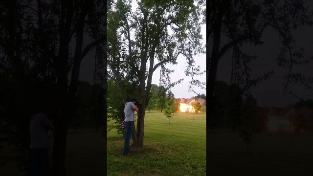 Tirer dans un réfrigérateur blindé d'explosif