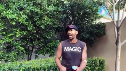 Guy Sings to Warn People About Dead End