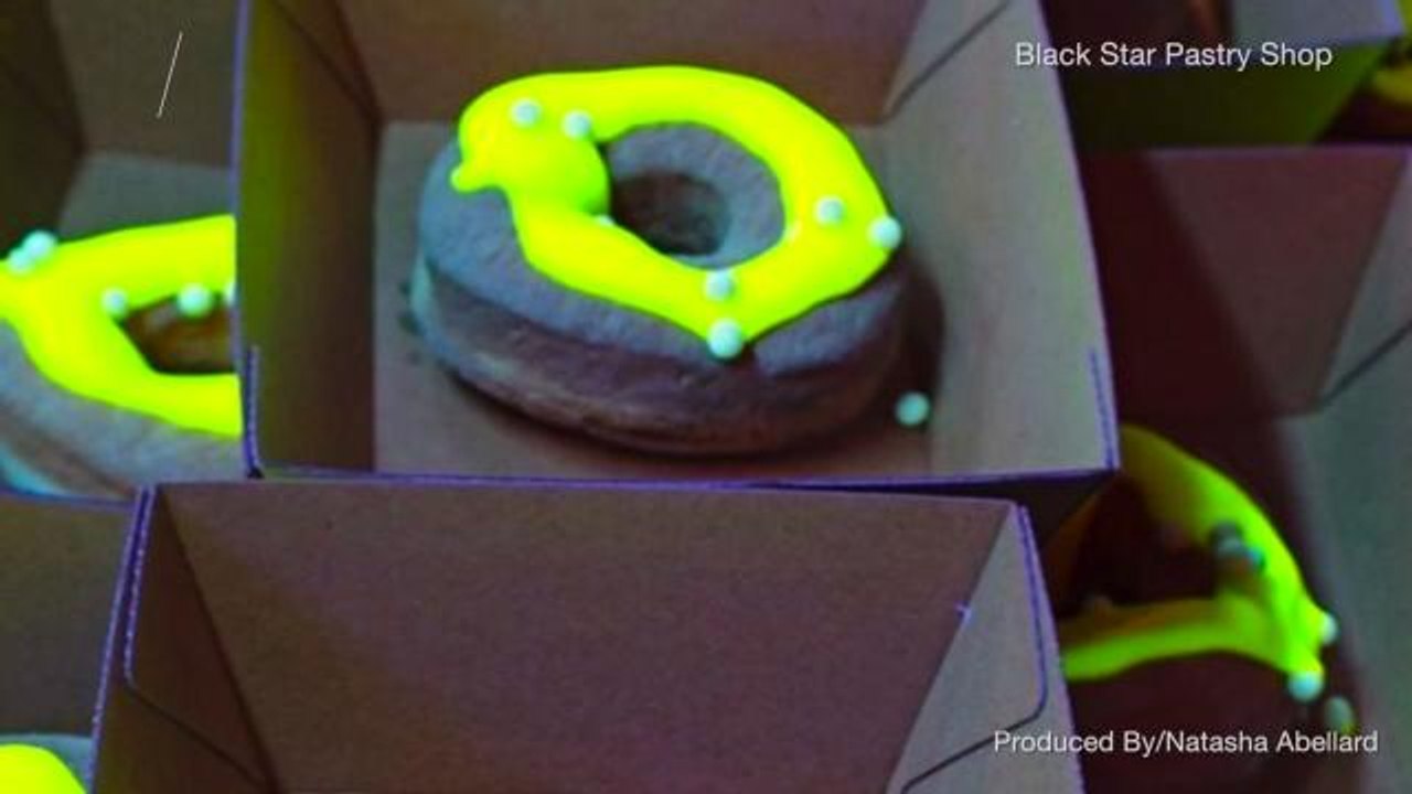 An Australian Pastry Shop Creates Glow In The Dark Donuts