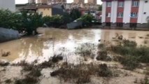 Sağanak Yağış Kazaları Beraberinde Getirdi: 2 Ölü, 12 Yaralı