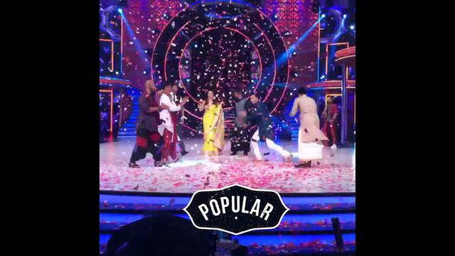 Madhuri Dixit Hot Bikini Video | Madhuri Dixit Shocking Cleavage - Private & Unseen