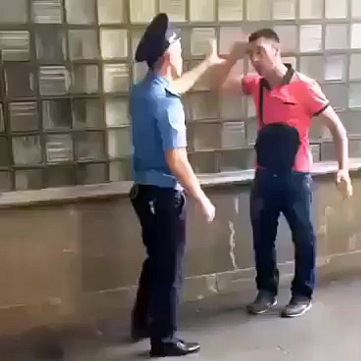 CEETUBE HOW THE POLICE CALMDOWN A TROUBLEMAKER