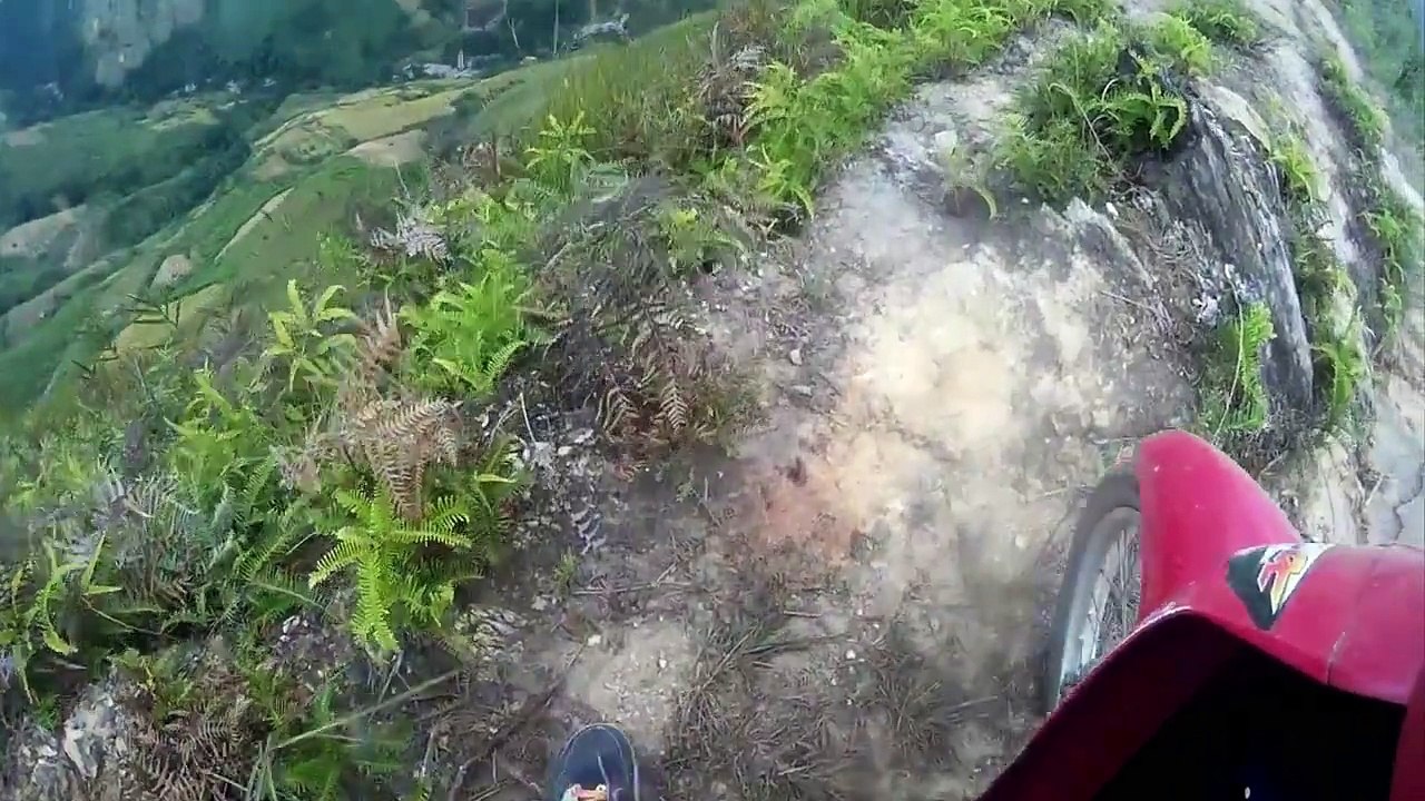 Vietnam Motorbike Tours - The Roads on the cloud - Ta Xua, Son La, Vietnam