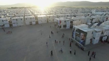 Protokole Suriyelileri Oturtup 25 Bin Kişiye Iftar Verdiler