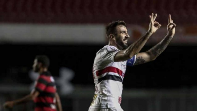 Na estreia de Maicosuel, Thomaz e Pratto decidem para o São Paulo. Veja!