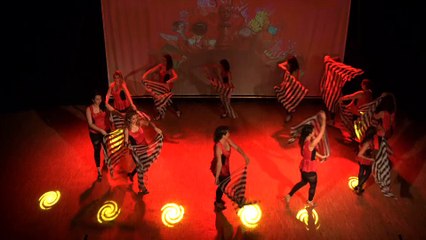 28 Quenn Of Katwe - Cabaret Girly Aurélie