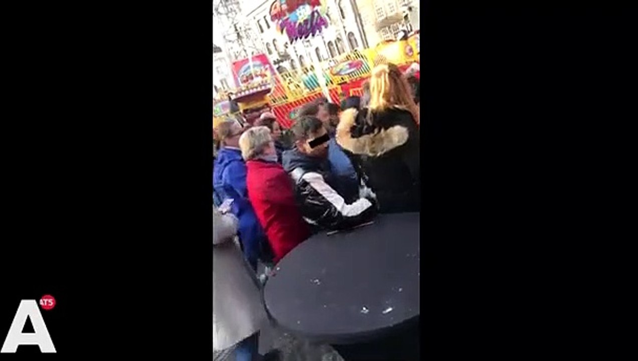 Des passants prennent en FLAG un pickpocket en pleine rue