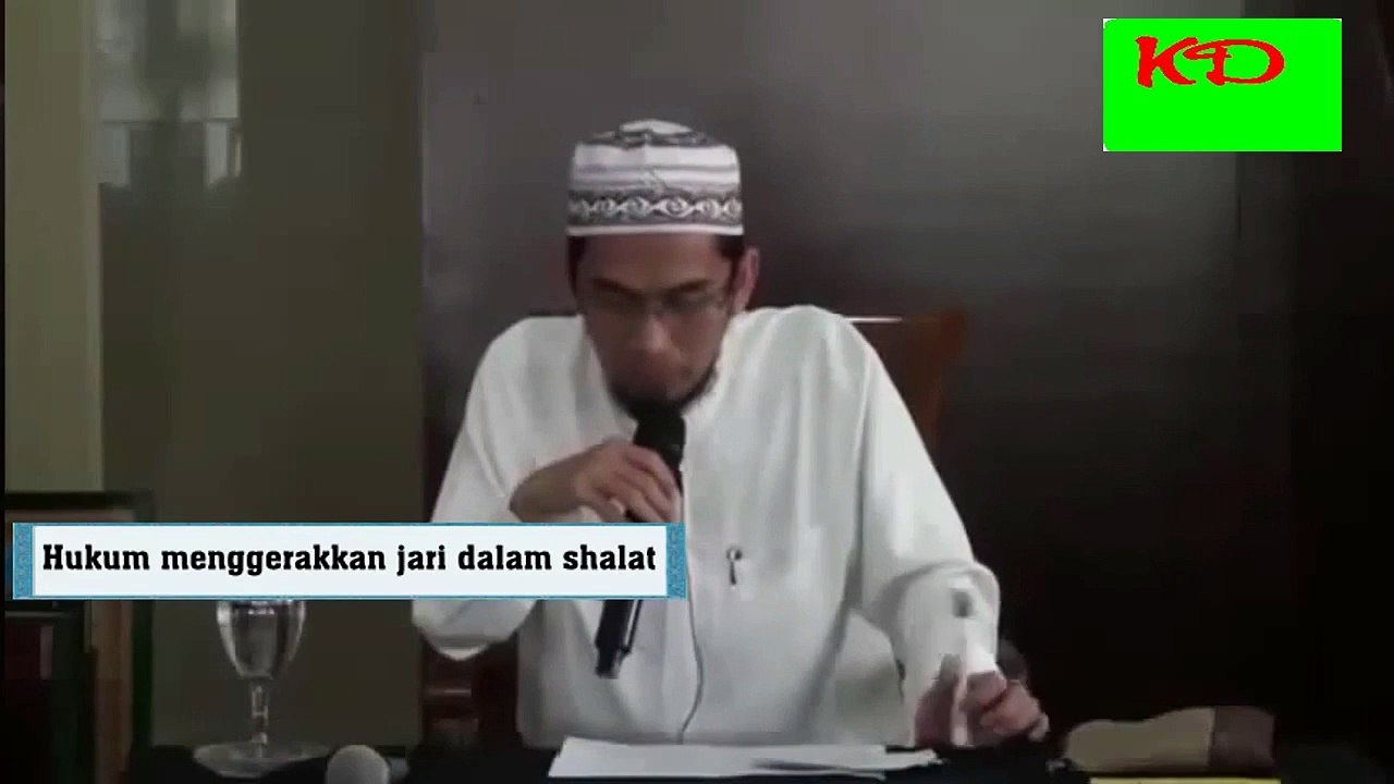 Hukum menggerakkan jari telunjuk saat tahiyat dalam shalat