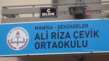 Manisa'da 249 Bin Öğrenci Karne Aldı