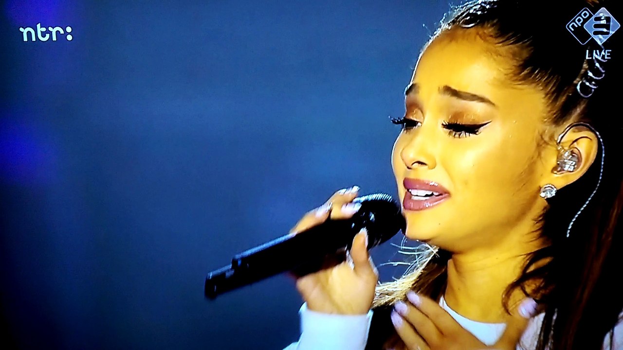 Ariana Grande One Last Time End.