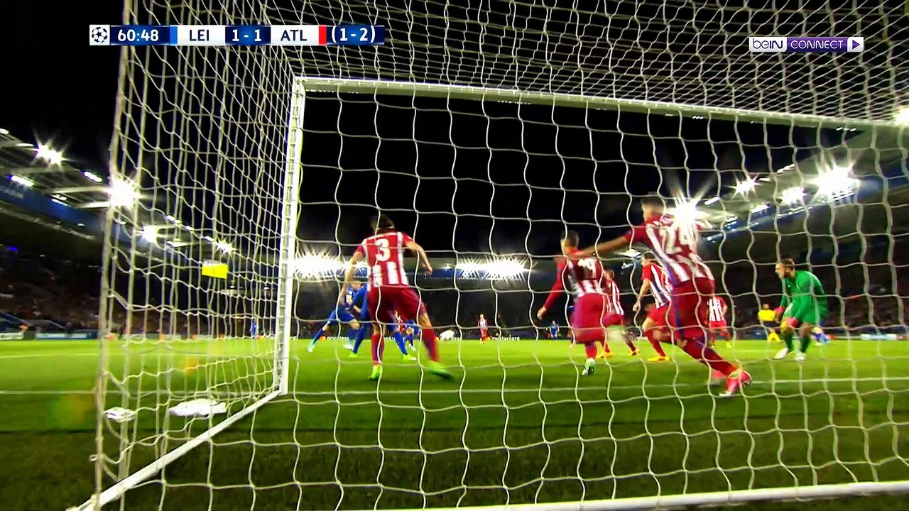 محرز يتوّج بجائزة أفضل لاعب جزائري لسنة 2016