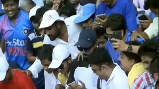 Virat Kohli Shocking and Laughing look like fan virat kohli