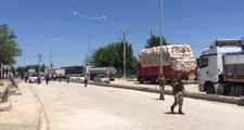 Jandarma Karakolu Önünde Araç Patladı: 2'si Asker 3 Kişi Yaralandı