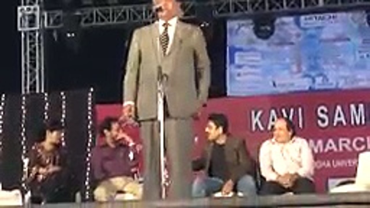 Surendra Sharma ~ Hasya Kavi Sammelan Latest 2017 | हास्य कवि सम्मेलन सुरेन्द्र शर्मा