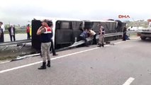 Samsun'da Askerleri Taşıyan Otobüs Yan Yattı 46 Asker Yaralı