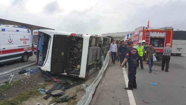 Samsun'da Acemi Birliğini Taşıyan Otobüs Devrildi: 47 Yaralı