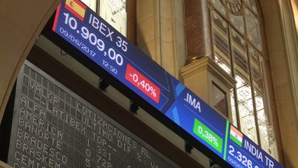 La libra baja un 2% tras elecciones en Reino Unido