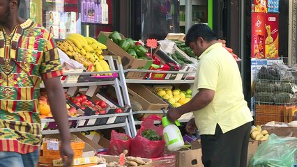 Ramadan: le commerce local domine les grandes surfaces