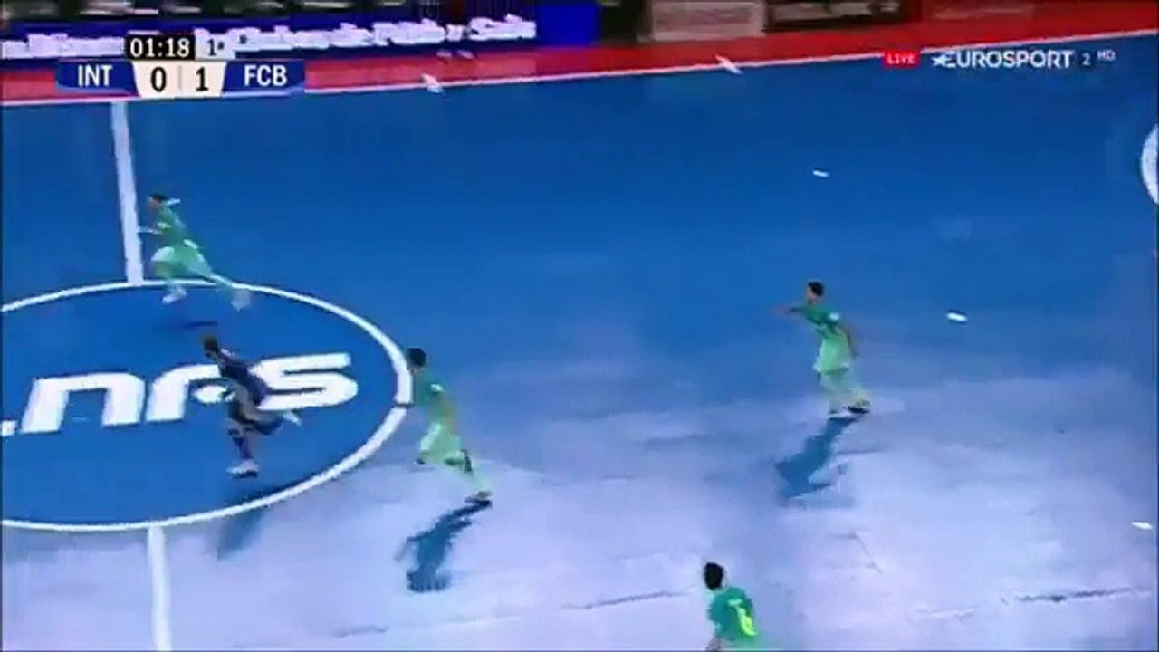 Mais uma jogada de Ricardinho que promete correr o Mundo