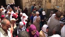 Mescidi Aksa'da Cuma Coşkusu- Yüz Binlerce Müslüman Ramazan Ayında Kudüs'teki Kutsal Mabet Mescid-i...