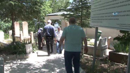 Öğrenciler ve Aileleri Sınav Öncesi, Türbeleri Ziyaret Etti