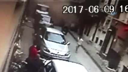 Kumkapı'daki Binanın Yıkılma Anı Kamerada