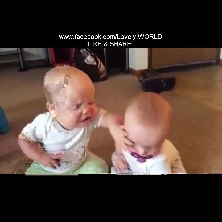 TWIN BABY GIRLS FIGHT OVER PACIFIER