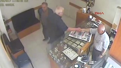 Sakarya 1 Dolarlık Banknotlarla 30 Bin Dolar Dolandırdılar