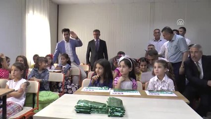 Suriyeli Öğrencilerin Karne Heyecanı