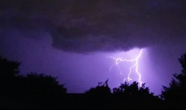 Thunderstorm Moves Across Texas Panhandle, Brings Lightning to Lubbock